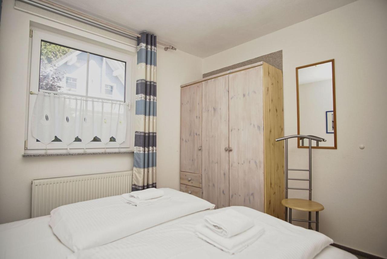Nah Am Meer, Ruhige Lage, Gratis Nutzung Vom Ahoi Erlebnisbad Und Sauna In Sellin - Haus Inselblick Fewo 01 Goehren  Buitenkant foto